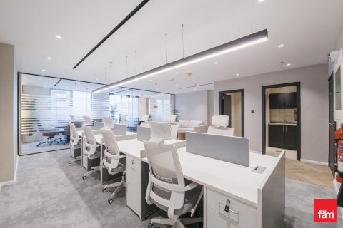 Oficina en Dubai, 101.2 m², № 109543