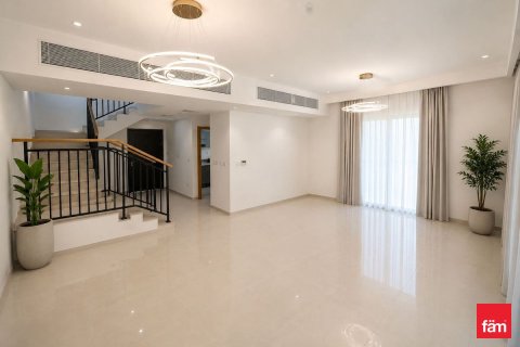 Снять в аренду таунхаус в Дубае: 3 спальни, 173.9м², № 109539 - фото 4