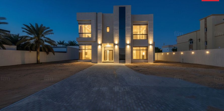 Villa in Al Barsha, Dubai 4 bedrooms, 1393.5 sq.m. № 109538