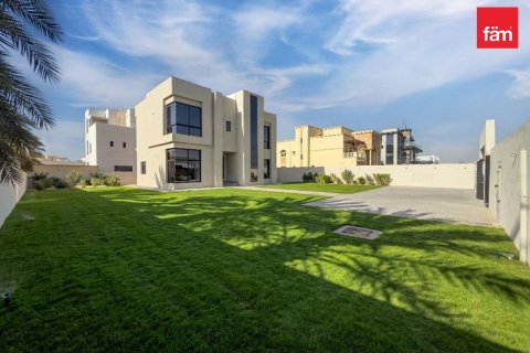 Villa in Al Barsha, Dubai 4 bedrooms, 1393.5 sq.m. № 109538 - photo 3