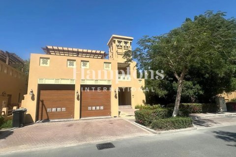Снять в аренду виллу в Murooj Al Furjan, Al Furjan, Дубай: 5 спален, 599.96757400м², № 132976 - фото 3