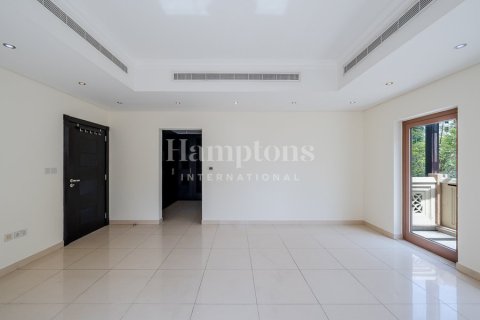 Снять в аренду виллу в Murooj Al Furjan, Al Furjan, Дубай: 5 спален, 599.96757400м², № 132976 - фото 7