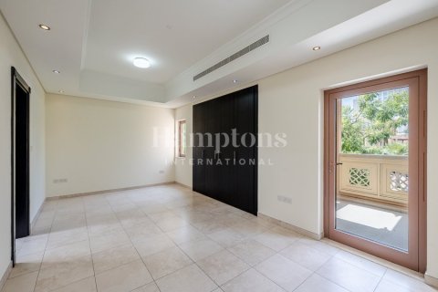 Снять в аренду виллу в Murooj Al Furjan, Al Furjan, Дубай: 5 спален, 599.96757400м², № 132976 - фото 11
