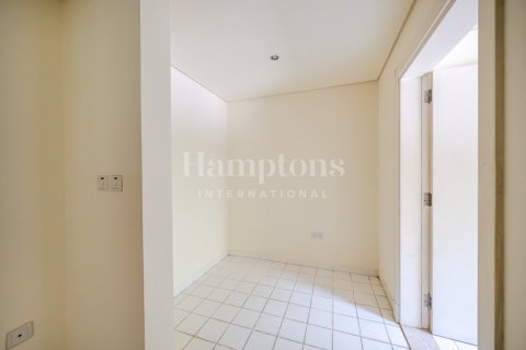 Снять в аренду виллу в Murooj Al Furjan, Al Furjan, Дубай: 5 спален, 599.96757400м², № 132976 - фото 1
