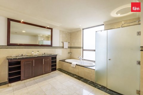 Apartment in Dubai Marina, Dubai 4 bedrooms, 650.3 sq.m. № 13944 - photo 22