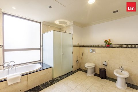 Apartment in Dubai Marina, Dubai 4 bedrooms, 650.3 sq.m. № 13944 - photo 16