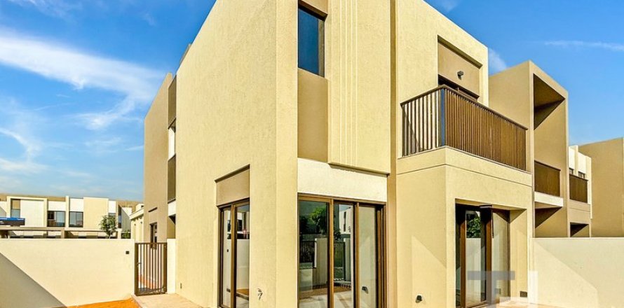 Villa in Dubai 4 bedrooms, 216 sq.m. № 16857