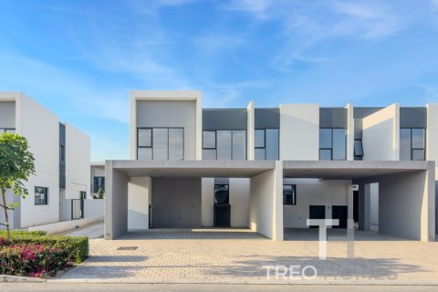 Villa à Dubai, 4 chambres, 217 m², № 16860 - photo 1