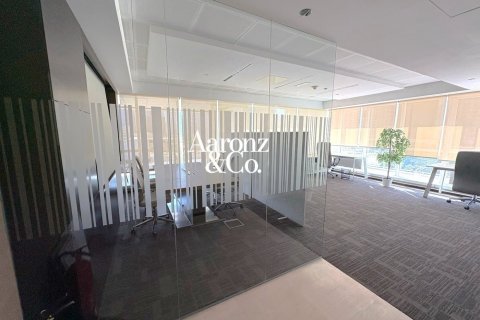 Oficina en Jumeirah Lake Towers, Dubai, 51 m², № 119121 - foto 3