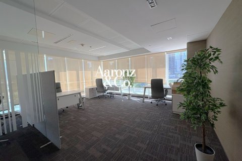 Oficina en Jumeirah Lake Towers, Dubai, 51 m², № 119121 - foto 7