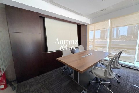 Oficina en Jumeirah Lake Towers, Dubai, 51 m², № 119121 - foto 8