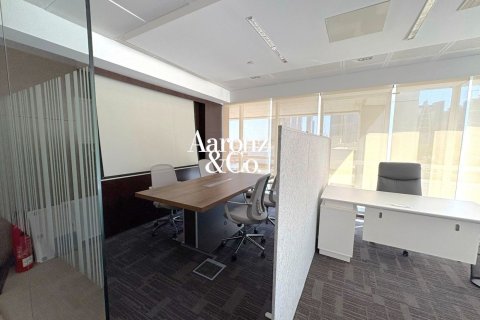 Oficina en Jumeirah Lake Towers, Dubai, 51 m², № 119121 - foto 13