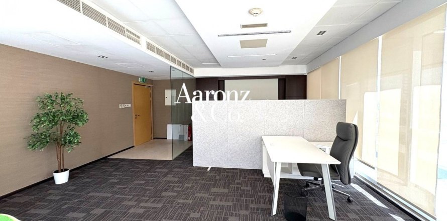 Oficina en Jumeirah Lake Towers, Dubai, 51 m², № 119121