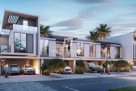 Купить таунхаус в Dubai Land, Дубай: 5 спален, 295м², № 73648 - фото 1