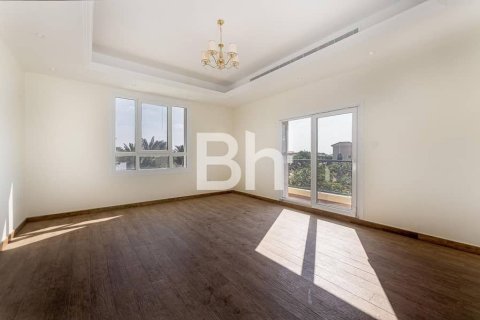 Villa in The Villa, Dubai 5 bedrooms, 945 sq.m. № 58079 - photo 1