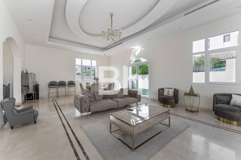Villa in The Villa, Dubai 5 bedrooms, 945 sq.m. № 58079 - photo 4