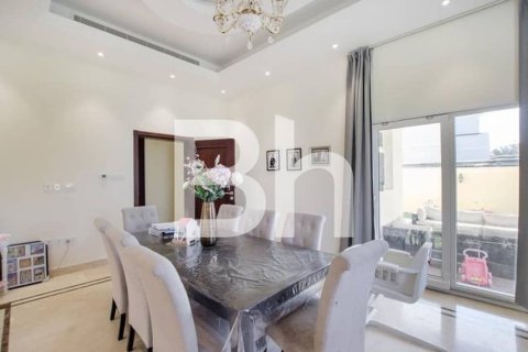 Villa in The Villa, Dubai 5 bedrooms, 945 sq.m. № 58079 - photo 5