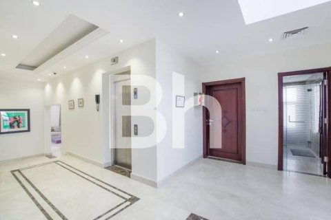 Villa in The Villa, Dubai 5 bedrooms, 945 sq.m. № 58079 - photo 3