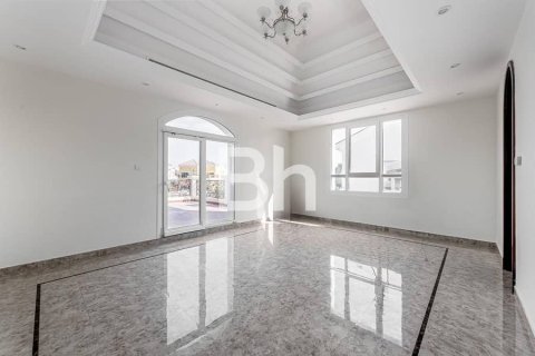 Villa in The Villa, Dubai 5 bedrooms, 945 sq.m. № 58079 - photo 7