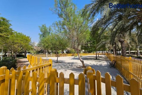Снять в аренду виллу в Джумейра Вилладж Серкл, Дубай: 3 спальни, 269м², № 57950 - фото 2