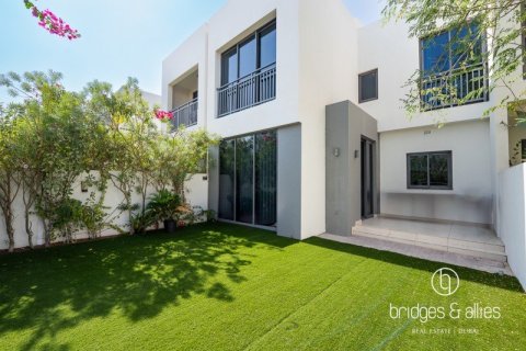 Villa en Dubai Hills Estate, Dubai, 3 dormitorios, 202.6 m², № 78008 - foto 1
