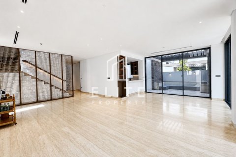 Villa in Tilal Al Ghaf, Dubai 5 bedrooms, 551 sq.m. № 141272 - photo 2