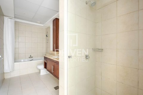 Apartment in The Residences, Downtown Dubai (Downtown Burj Dubai), Dubai 2 bedrooms, 122 sq.m. № 86824 - photo 19