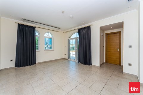 Снять в аренду виллу в Jumeirah Park, Дубай: 5 спален, 953.9м², № 100175 - фото 10