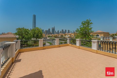 Снять в аренду виллу в Jumeirah Park, Дубай: 5 спален, 953.9м², № 100175 - фото 3