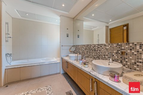 Снять в аренду виллу в Jumeirah Park, Дубай: 5 спален, 953.9м², № 100175 - фото 20