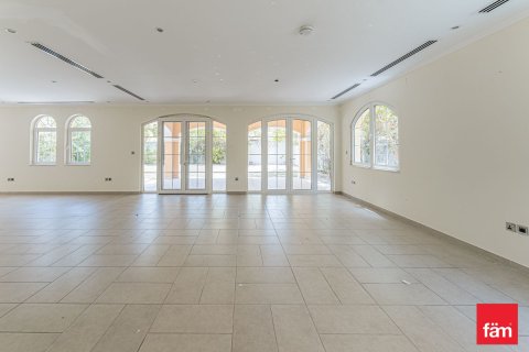 Снять в аренду виллу в Jumeirah Park, Дубай: 5 спален, 953.9м², № 100175 - фото 5