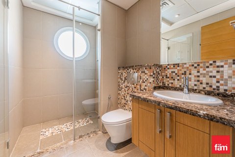 Снять в аренду виллу в Jumeirah Park, Дубай: 5 спален, 953.9м², № 100175 - фото 23