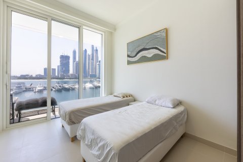 Apartment in Dubai Marina, Dubai 2 bedrooms, 111 sq.m. № 103231 - photo 12