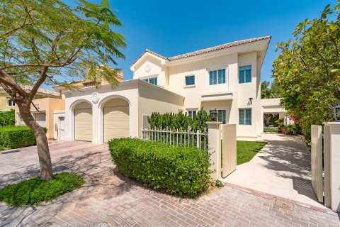 Villa à Dubai Sports City, Dubai, 5 chambres, 448 m², № 103235