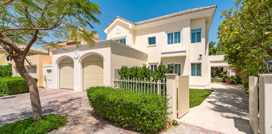 Villa à Dubai Sports City, Dubai, 5 chambres, 448 m², № 103235