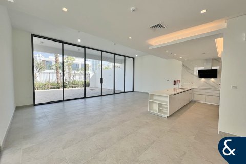 Купить виллу в District One, Мохаммед Бин Рашид Сити, Дубай: 4 спальни, 364м², № 74621 - фото 1