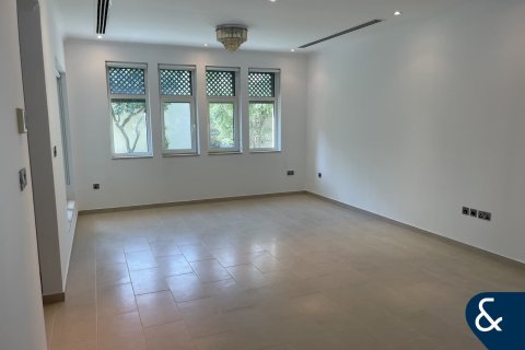 فيلا في Regional, Jumeirah Park, دبي 3 غرف نوم, 511 م² رقم 74618 - صورة 2