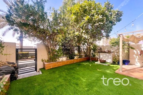 Adosado en Zahra Townhouses, Town Square, Dubai, 3 dormitorios, 199.37 m², № 134612 - foto 2