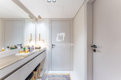 Apartment in The Lofts, Downtown Dubai (Downtown Burj Dubai), Dubai 2 bedrooms, 143 sq.m. № 73370 - photo 12