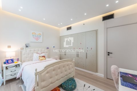 Apartment in The Lofts, Downtown Dubai (Downtown Burj Dubai), Dubai 2 bedrooms, 143 sq.m. № 73370 - photo 16