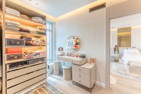 Apartment in The Lofts, Downtown Dubai (Downtown Burj Dubai), Dubai 2 bedrooms, 143 sq.m. № 73370 - photo 14