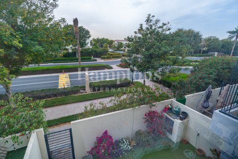 Villa en Arabian Ranches 2, Dubai, 3 dormitorios, 185.43438800 m², № 12651 - foto 2