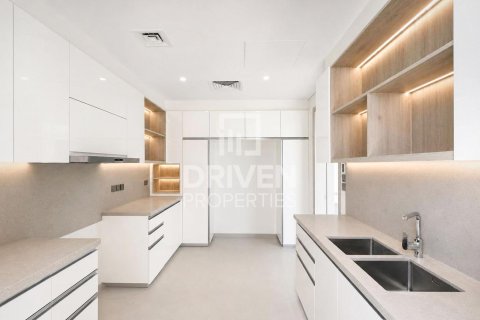 Villa in Jebel Ali, Dubai 4 bedrooms, 763.48 sq.m. № 127831 - photo 7