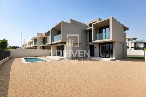 Villa in Jebel Ali, Dubai 4 bedrooms, 763.48 sq.m. № 127831 - photo 2