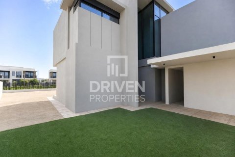 Villa in Jebel Ali, Dubai 4 bedrooms, 763.48 sq.m. № 127831 - photo 23