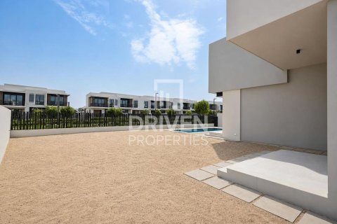 Villa in Jebel Ali, Dubai 4 bedrooms, 763.48 sq.m. № 127831 - photo 24