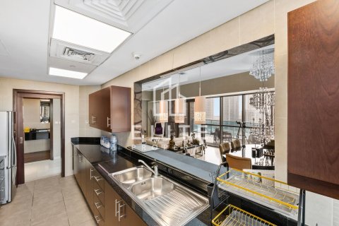 Apartment in The Jewels, Dubai Marina, Dubai 2 bedrooms, 209 sq.m. № 69872 - photo 17