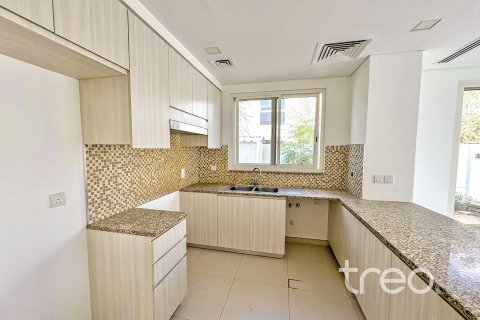Снять в аренду таунхаус в Мудоне, Дубай: 4 спальни, 173.64м², № 119945 - фото 4