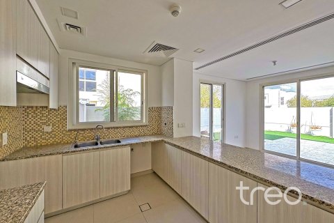 Снять в аренду таунхаус в Мудоне, Дубай: 4 спальни, 173.64м², № 119945 - фото 6