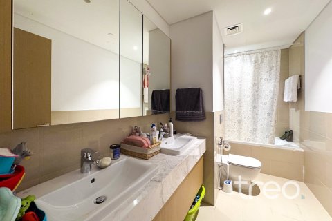 Снять в аренду квартиру в Creekside 18, Dubai Creek Harbour (The Lagoons), Дубай: 3 спальни, 150.22м², № 119948 - фото 7